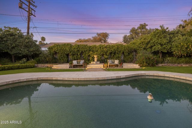 516 W LAWRENCE Road, Phoenix, AZ 85013