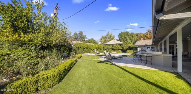 516 W LAWRENCE Road, Phoenix, AZ 85013