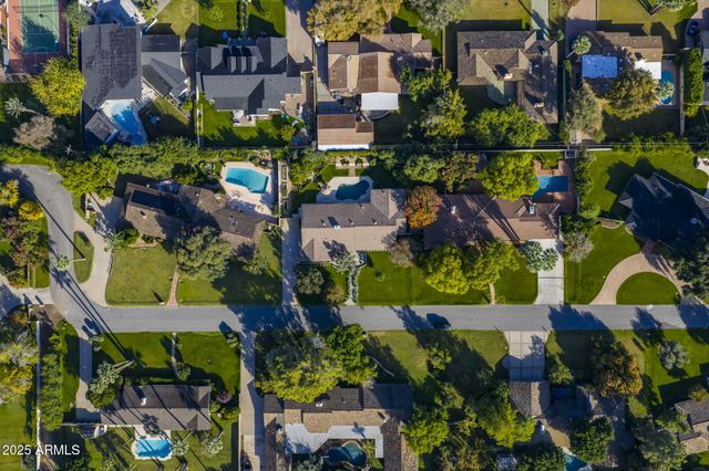 516 W LAWRENCE Road, Phoenix, AZ 85013