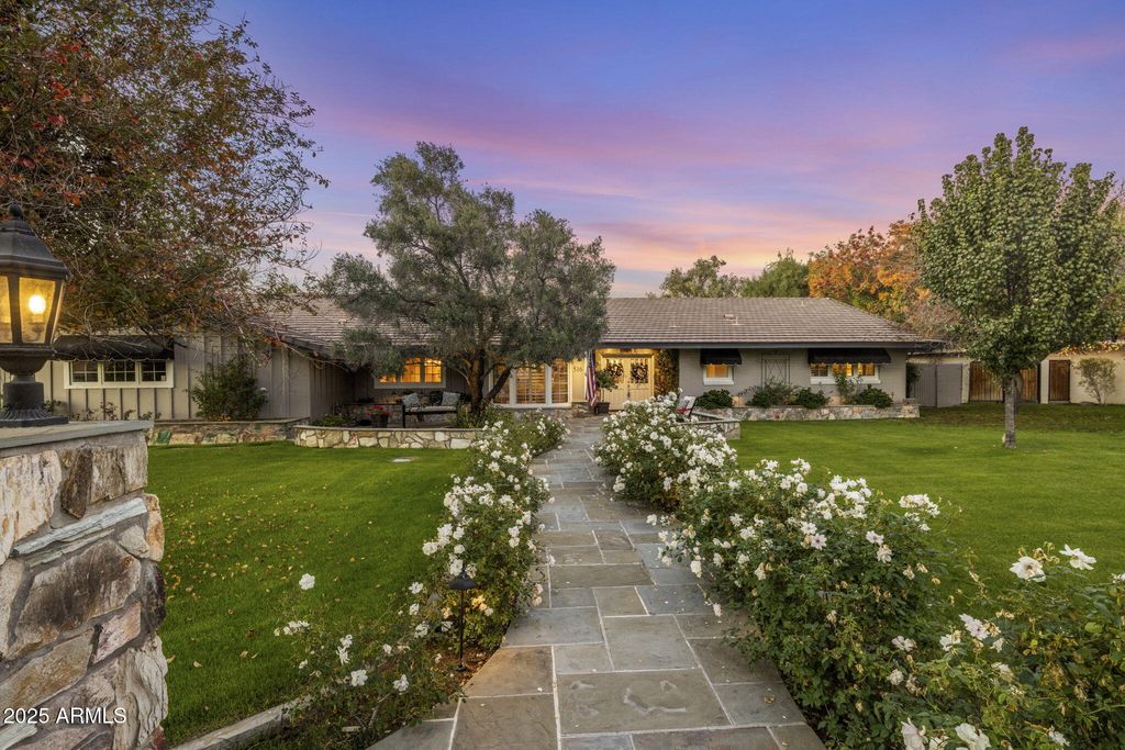 516 W LAWRENCE Road, Phoenix, AZ 85013