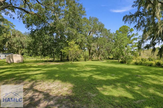 465 E Poncell Dr, Midway, GA 31320