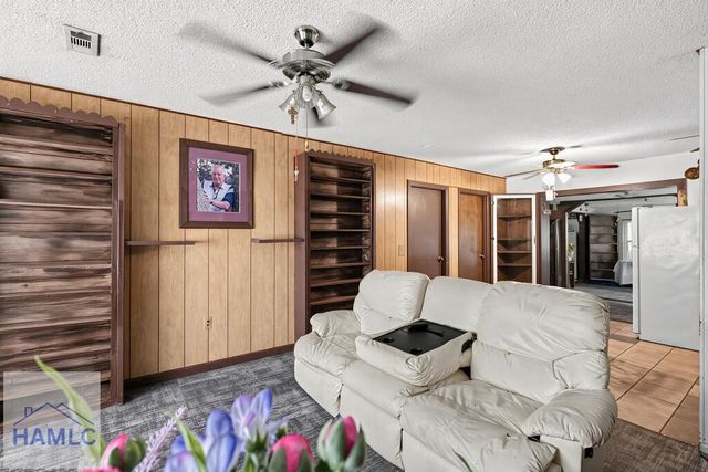 465 E Poncell Dr, Midway, GA 31320