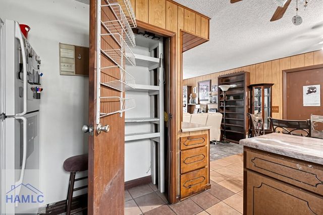 465 E Poncell Dr, Midway, GA 31320
