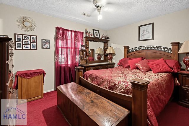 465 E Poncell Dr, Midway, GA 31320