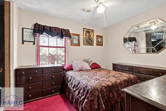465 E Poncell Dr, Midway, GA 31320