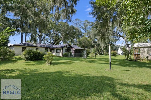 465 E Poncell Dr, Midway, GA 31320