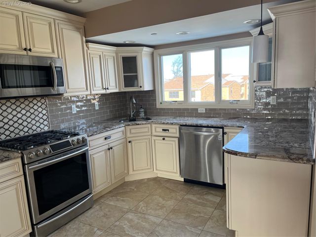 50 Florence Avenue, Freeport, NY 11520