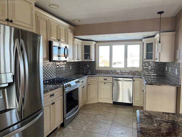 50 Florence Avenue, Freeport, NY 11520