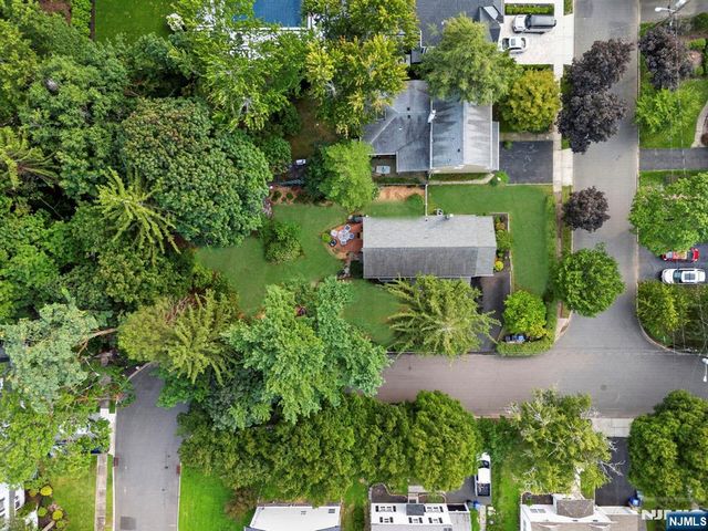 410 Chestnut Street, Paramus, NJ 07652