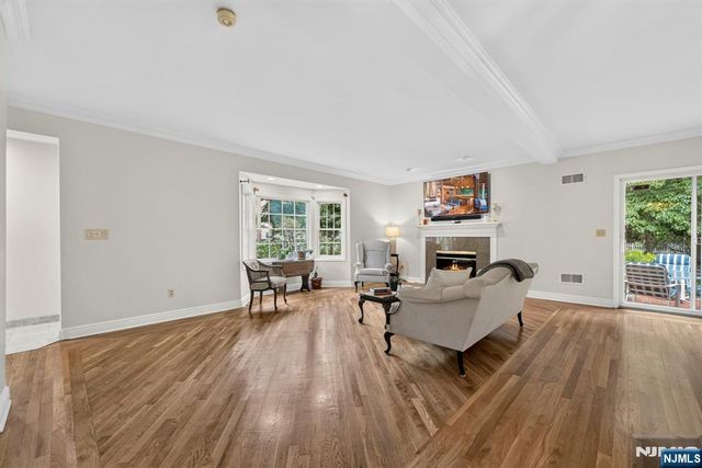 410 Chestnut Street, Paramus, NJ 07652