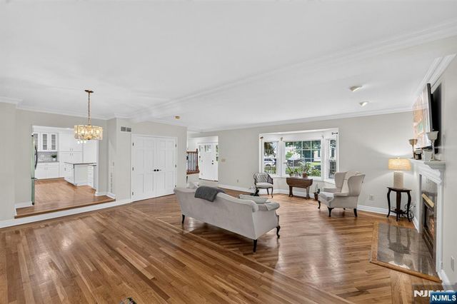 410 Chestnut Street, Paramus, NJ 07652