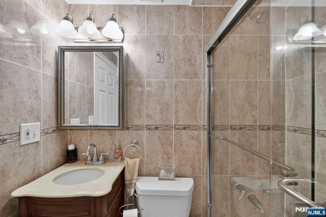 410 Chestnut Street, Paramus, NJ 07652