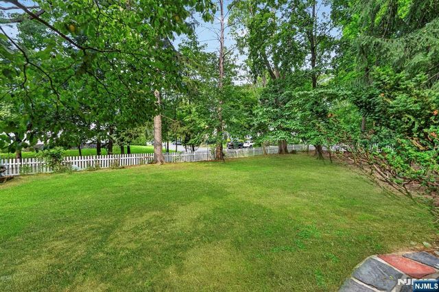 410 Chestnut Street, Paramus, NJ 07652