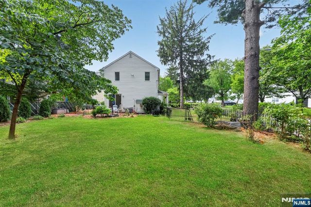410 Chestnut Street, Paramus, NJ 07652