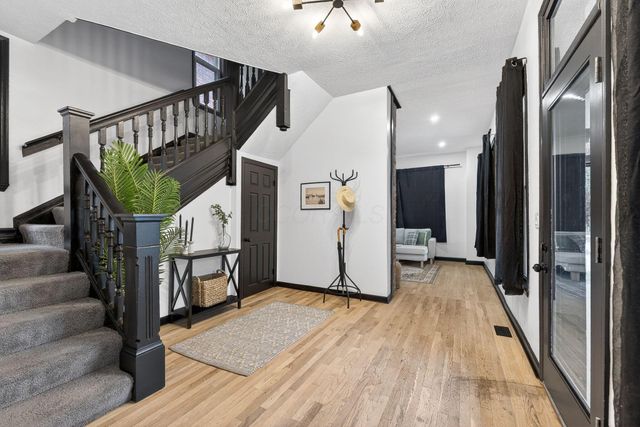 686 S Champion Avenue, Columbus, OH 43205