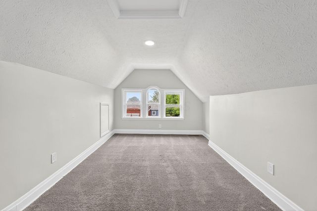 686 S Champion Avenue, Columbus, OH 43205