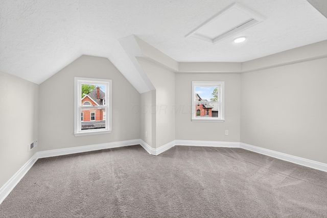 686 S Champion Avenue, Columbus, OH 43205