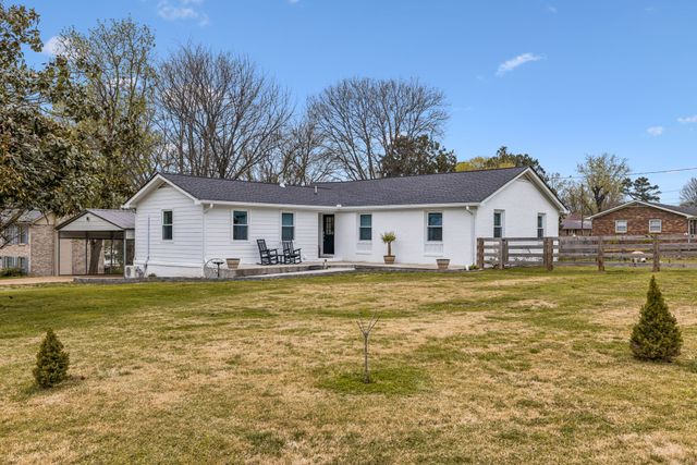 206 Lookout Dr, Columbia, TN 38401