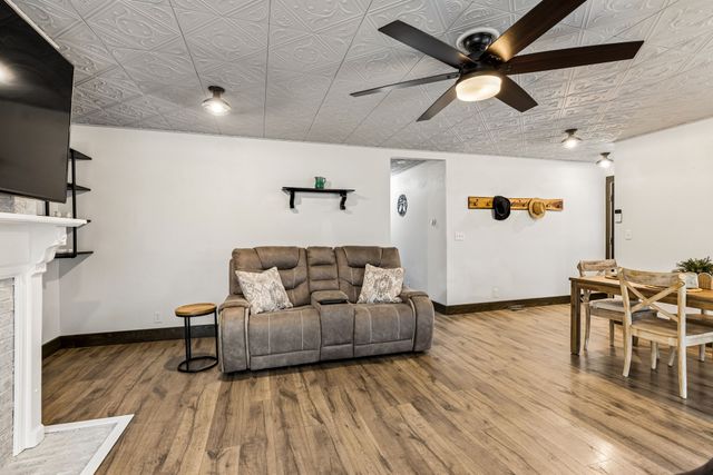 206 Lookout Dr, Columbia, TN 38401