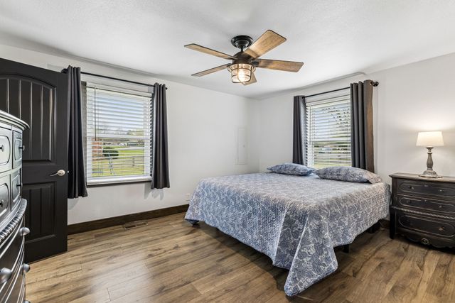 206 Lookout Dr, Columbia, TN 38401