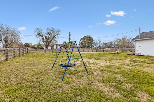 206 Lookout Dr, Columbia, TN 38401