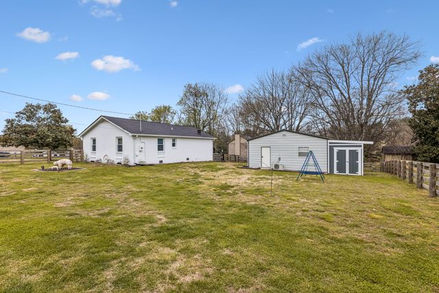 206 Lookout Dr, Columbia, TN 38401