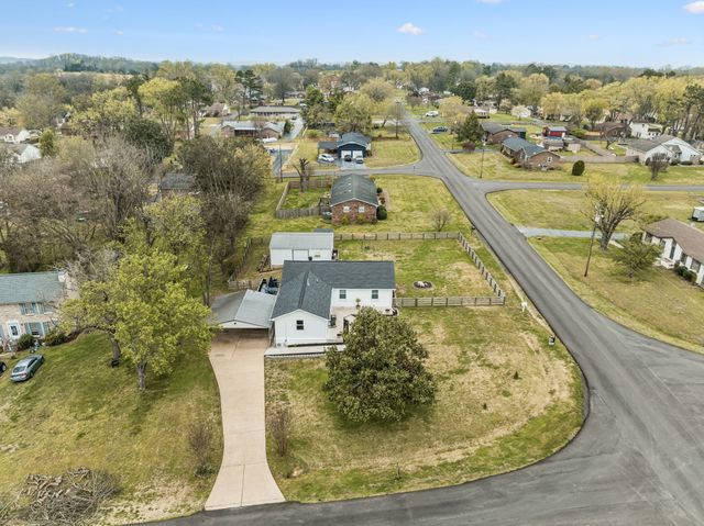 206 Lookout Dr, Columbia, TN 38401