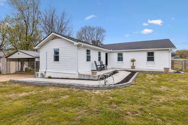 206 Lookout Dr, Columbia, TN 38401