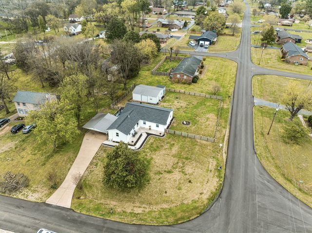 206 Lookout Dr, Columbia, TN 38401