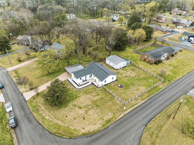 206 Lookout Dr, Columbia, TN 38401