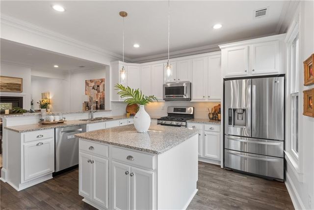 410 Canton Walk, Roswell, GA 30075