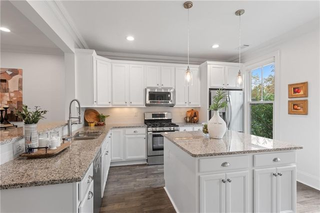 410 Canton Walk, Roswell, GA 30075