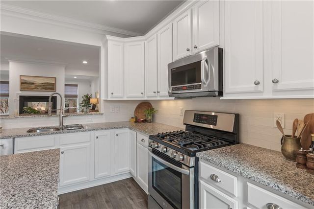 410 Canton Walk, Roswell, GA 30075