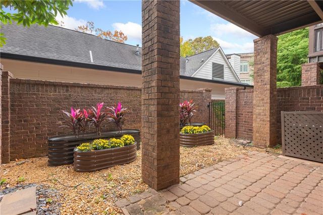 410 Canton Walk, Roswell, GA 30075