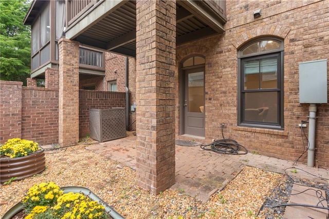 410 Canton Walk, Roswell, GA 30075