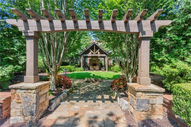 410 Canton Walk, Roswell, GA 30075