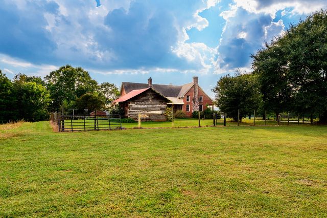 3523 E Broomtown Road, Lafayette, GA 30728