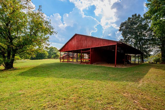 3523 E Broomtown Road, Lafayette, GA 30728