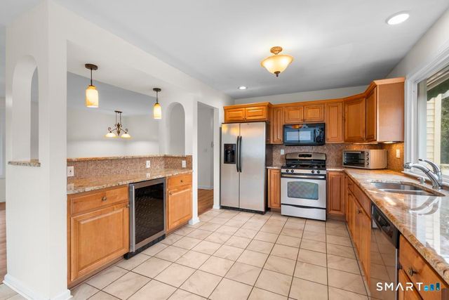 2007 Hartford Turnpike, North Haven, CT 06473