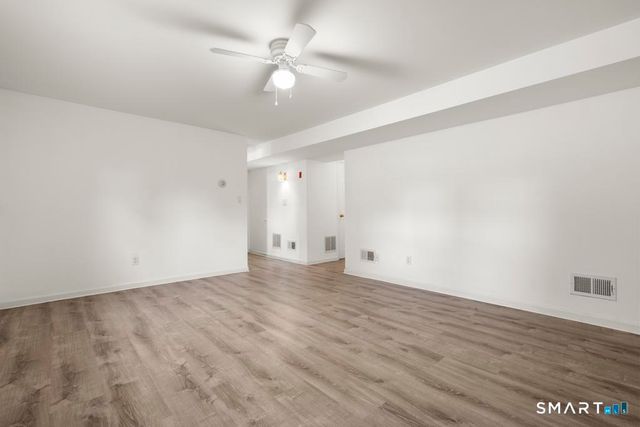 2007 Hartford Turnpike, North Haven, CT 06473