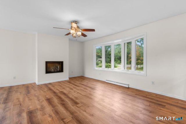 2007 Hartford Turnpike, North Haven, CT 06473