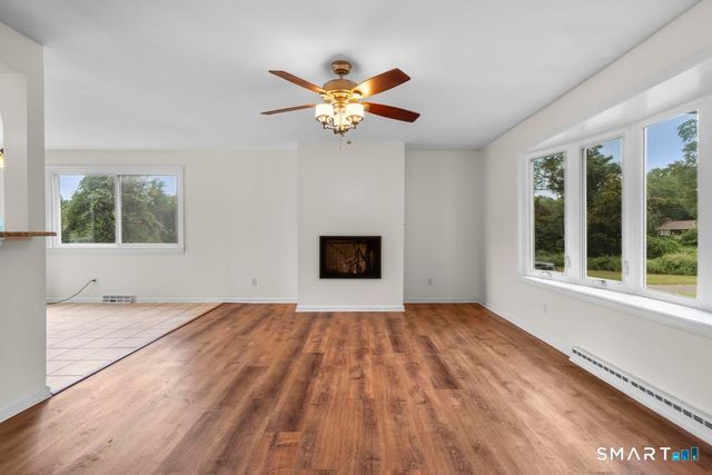 2007 Hartford Turnpike, North Haven, CT 06473