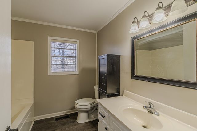 714 THORNE Drive, Paragould, AR 72450