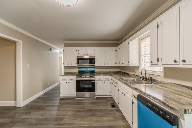 714 THORNE Drive, Paragould, AR 72450