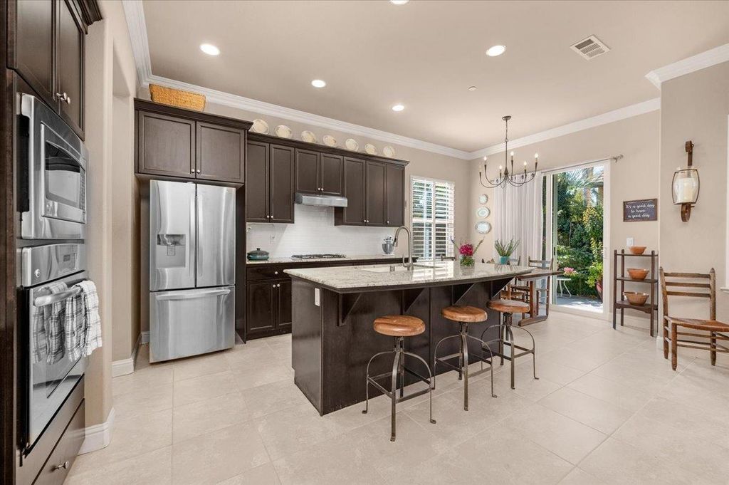 Image 10 of property listing at 5649 N Romeo Lane, Fresno, CA 93711