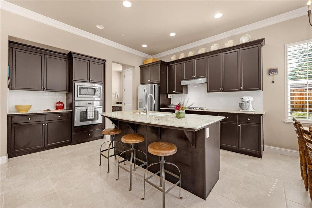 Image 11 of property listing at 5649 N Romeo Lane, Fresno, CA 93711