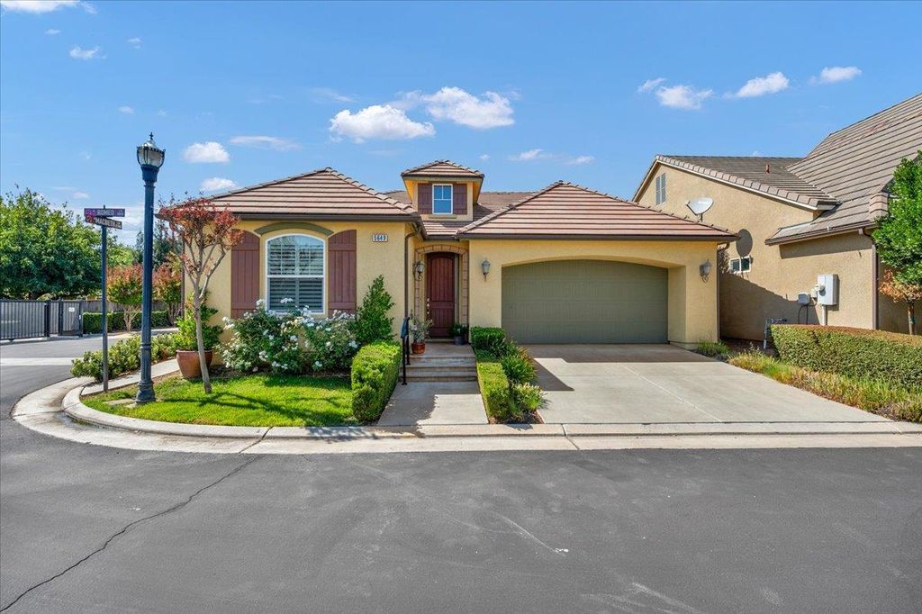 Image 2 of property listing at 5649 N Romeo Lane, Fresno, CA 93711