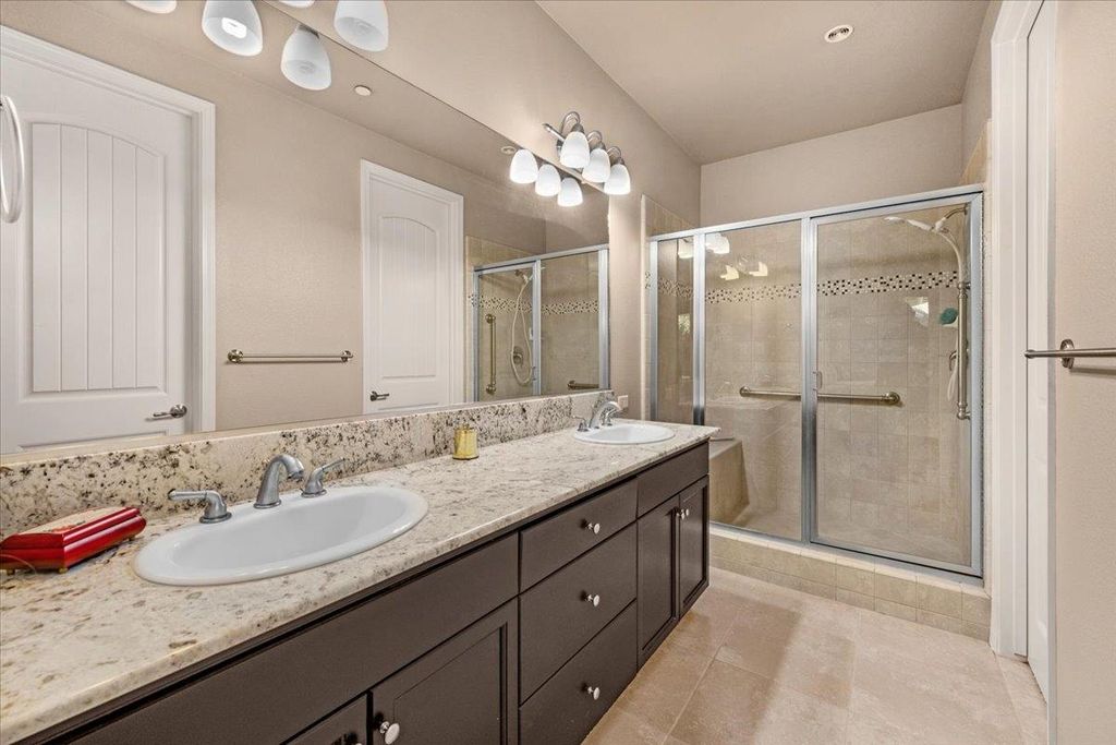 Image 21 of property listing at 5649 N Romeo Lane, Fresno, CA 93711