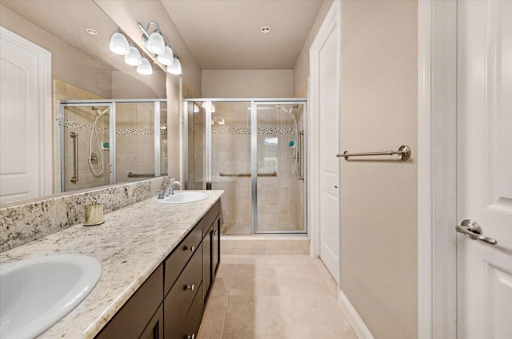 Image 22 of property listing at 5649 N Romeo Lane, Fresno, CA 93711