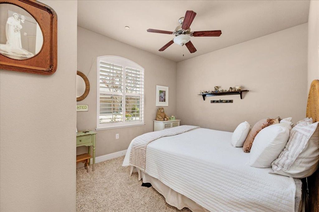 Image 23 of property listing at 5649 N Romeo Lane, Fresno, CA 93711